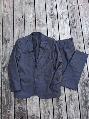 Kenneth Cole Reaction Techni-Cole Suit 40R 33W Gray Stretch Performance 2-Piece
